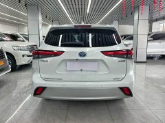 Toyota Highlander 2.5L Intelligent Hybrid AWD Premium 7-Seater - фото 3