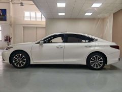 Lexus ES 200 Excellence Edition - photo 14