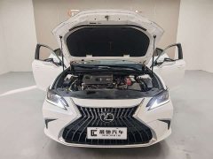 Lexus ES 200 Excellence Edition - photo 15