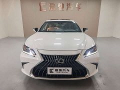 Lexus ES 200 Excellence Edition - photo 2