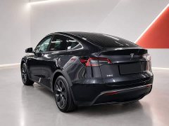 Tesla Model Y Rear-Wheel Drive - ფოტო 4