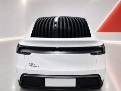 Tesla Model Y Rear-Wheel Drive - ფოტო 5
