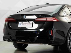 BMW 5 Series 525Li M Sport Package - ფოტო 7