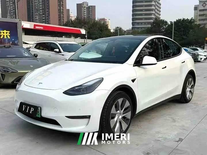 Tesla Model Y Standard Range RWD