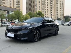 BMW 5 Series 525Li M Sport Package - ფოტო 1