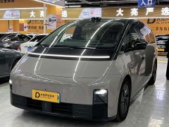 Li Auto Li Xiang MEGA Ultra - фото 1