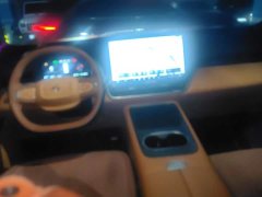 Dongfeng eπ008 210Max Smart Driving Edition 5-seater - ფოტო 12