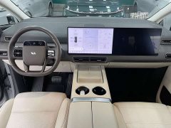 Li Auto Li Xiang MEGA Ultra - ფოტო 11