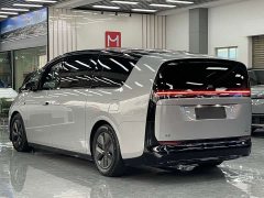 Li Auto Li Xiang MEGA Ultra - ფოტო 15