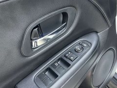 Honda Vezel 1.5L CVT Luxury - ფოტო 15