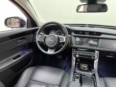 Jaguar XFL 2.0T P200 Two-wheel Drive Racing Flag Edition - photo 7