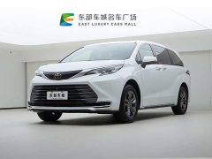 Toyota Sienna 2.5L Hybrid AWD Premium Edition - photo 1