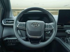 Toyota Sienna 2.5L Hybrid AWD Premium Edition - photo 17