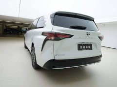 Toyota Sienna 2.5L Hybrid AWD Premium Edition - photo 4