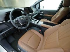 Toyota Sienna 2.5L Hybrid AWD Premium Edition - photo 9