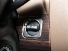 Toyota Land Cruiser (Imported) LC71 4.0L Manual - ფოტო 13