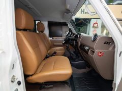 Toyota Land Cruiser (Imported) LC71 4.0L Manual - ფოტო 8