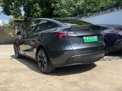 Tesla Model Y Long Range All-Wheel Drive - ფოტო 4
