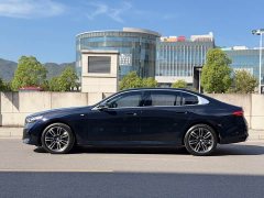 BMW 5 Series 525Li M Sport Package - ფოტო 5