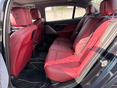 BMW 5 Series 525Li M Sport Package - ფოტო 7