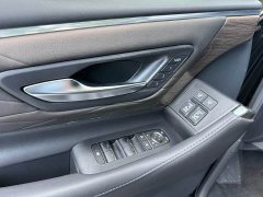 Toyota Vellfire Crown Hybrid 2.5L Executive Premier Edition - photo 8