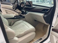 Buick GL8 Land Business Class 652T Premium - ფოტო 13