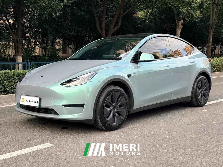 Tesla Model Y Rear-Wheel Drive - автомобиль из Китая