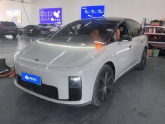 Li Auto i8 Standard Edition - photo 1