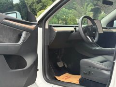 Tesla Model Y Standard Range RWD - ფოტო 10