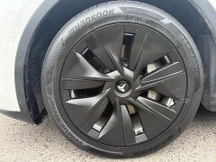 Tesla Model Y Standard Range RWD - ფოტო 9