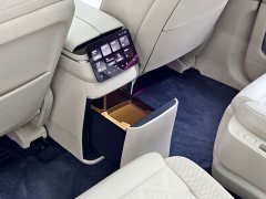 NIO ES8 Six-Seat Executive Signature Edition - ფოტო 14
