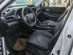 Toyota Highlander 2.5L Intelligent Hybrid AWD Premium 7-Seater - photo 6