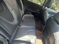 Hyundai Elantra 1.5L CVT Luxury - ფოტო 7