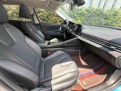 Hyundai Elantra 1.5L CVT Luxury - ფოტო 8