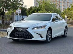Lexus ES 200 Excellence Edition - ფოტო 1