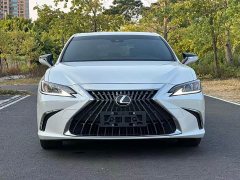 Lexus ES 200 Excellence Edition - ფოტო 2