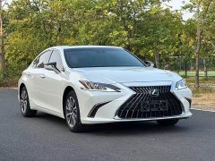 Lexus ES 200 Excellence Edition - ფოტო 3