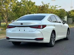 Lexus ES 200 Excellence Edition - ფოტო 6