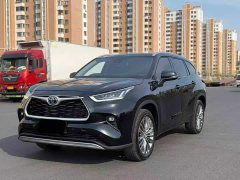 Toyota Highlander 2.5L Intelligent Hybrid AWD Premium 7-Seater - фото 1