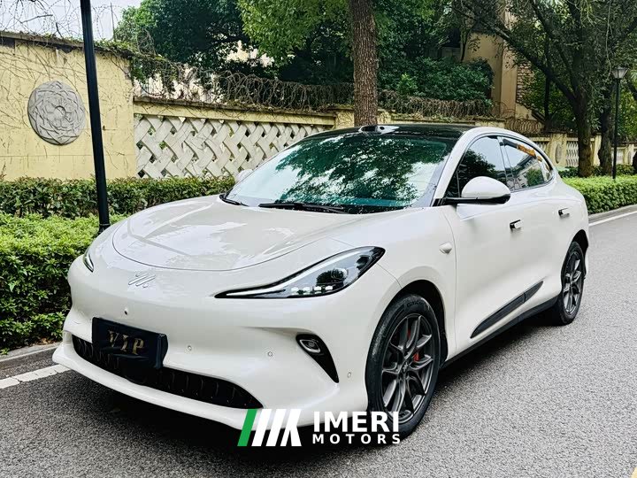 IM Motors Zhiji LS6 Lingxi Intelligent Driving Edition - автомобиль из Китая