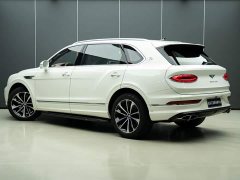 Bentley Bentayga 4.0T V8 Long Wheelbase - ფოტო 4