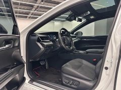 Toyota Camry Hybrid 2.0L HXS Sport Plus - ფოტო 5