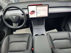 Tesla Model Y Long Range All-Wheel Drive - ფოტო 5