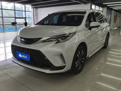 Toyota Gravia 2.5L Hybrid Luxury - фото 1