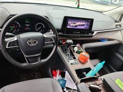 Toyota Gravia 2.5L Hybrid Luxury - фото 12