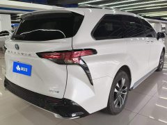 Toyota Gravia 2.5L Hybrid Luxury - фото 3