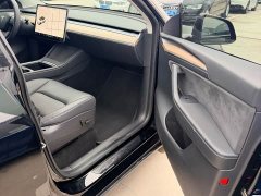 Tesla Model Y Standard Range RWD - photo 17