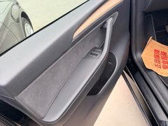 Tesla Model Y Standard Range RWD - photo 7