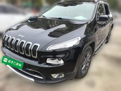 Jeep Liberty Light 2.0L FWD Classic Sport Edition - фото 1
