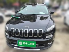 Jeep Liberty Light 2.0L FWD Classic Sport Edition - фото 2